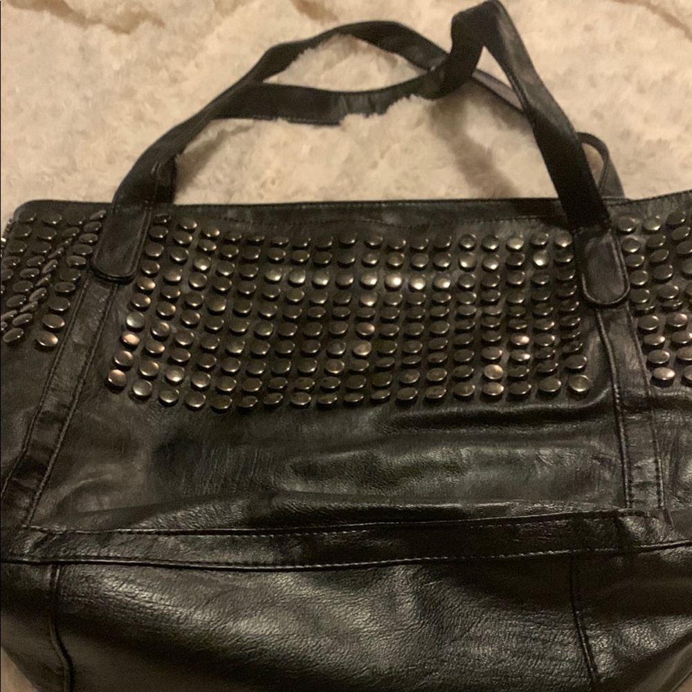 Elegant Black Woven Handbag - Picture 3 of 5
